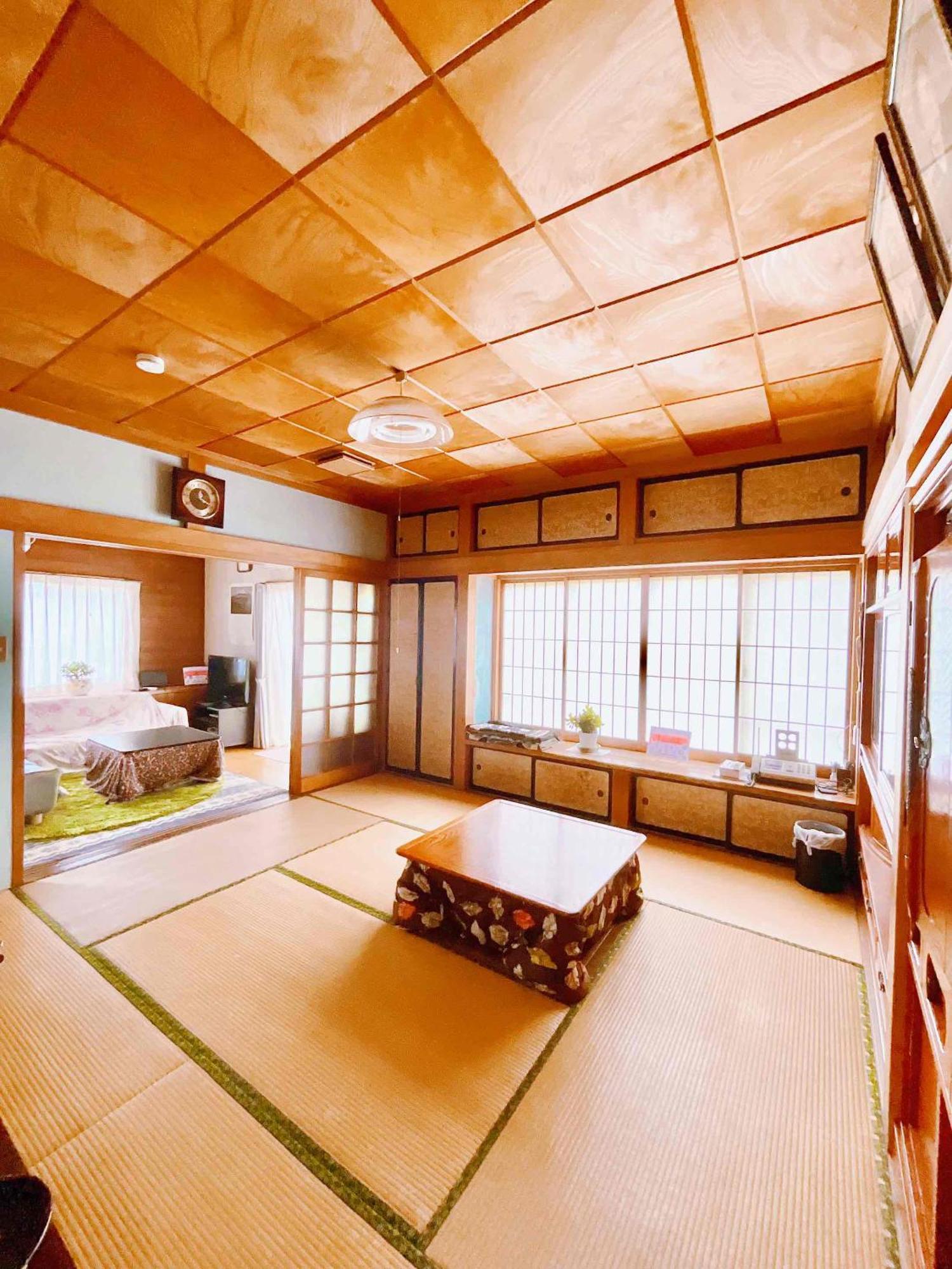 T&T Fujiyama Guest House Фудзі-Йосіда Екстер'єр фото