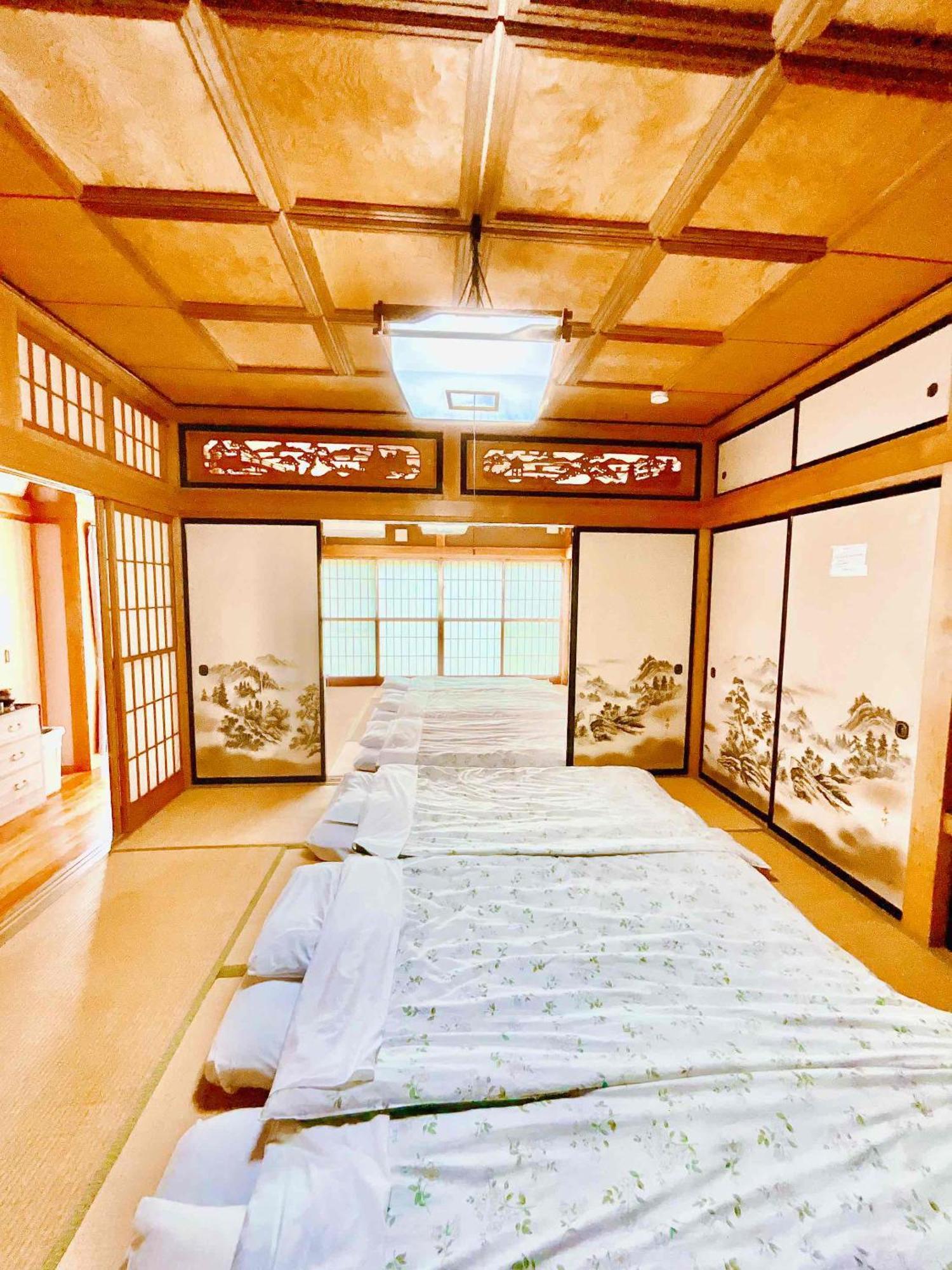 T&T Fujiyama Guest House Фудзі-Йосіда Екстер'єр фото