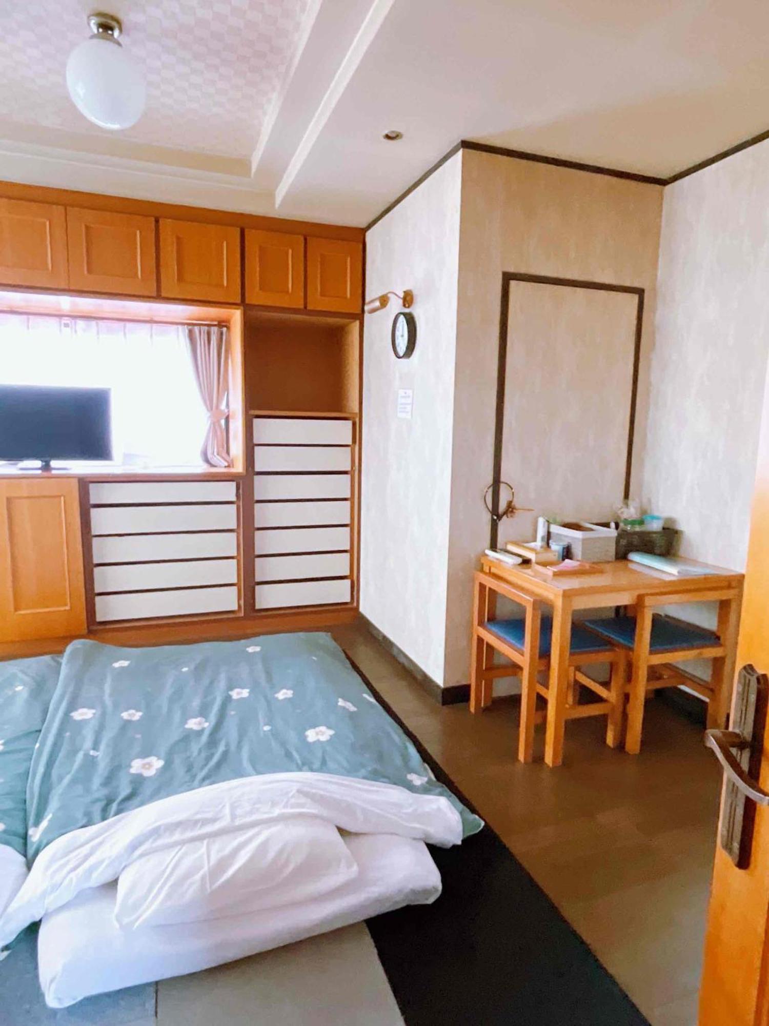 T&T Fujiyama Guest House Фудзі-Йосіда Екстер'єр фото